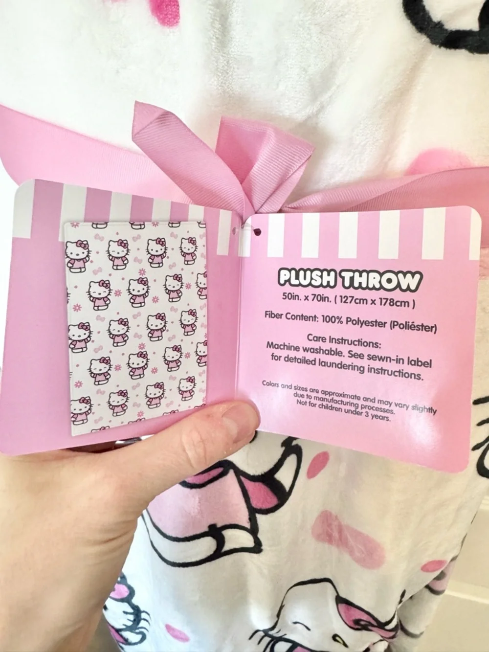 NWT Hello Kitty Sanrio Pink Character Plush Throw Blanket 50x70 Soft Cozy